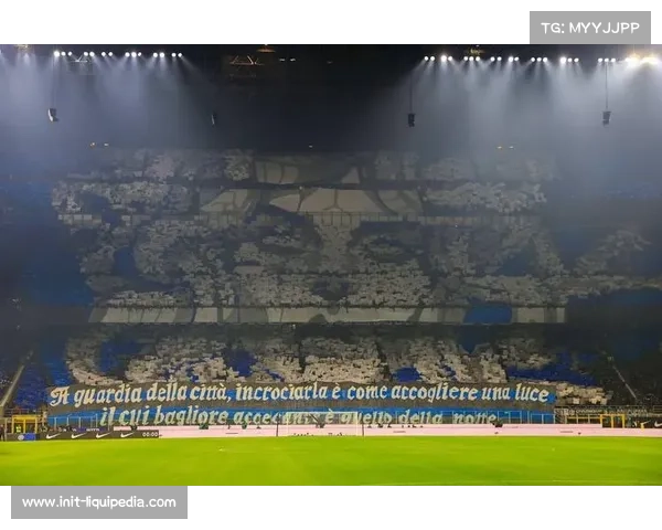 球迷看台展示TIFO致敬拉莫斯，塞维利亚青训营骄傲