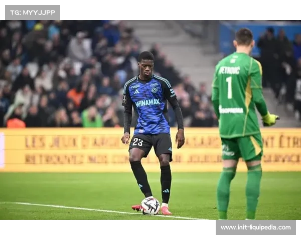 马马杜-萨尔周二抵伦敦，切尔西终止其与斯特拉斯堡租借合同